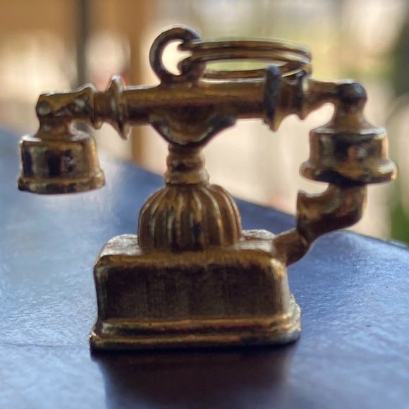 Vintage Avon Charm for Bracelet Old Fashioned TELEPHONE Women's Jewelry Gold - Picture 5 of 8